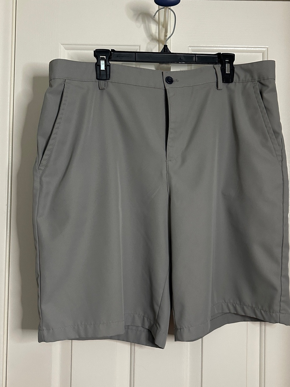 Izod Gray Men's Performance Golf Shorts